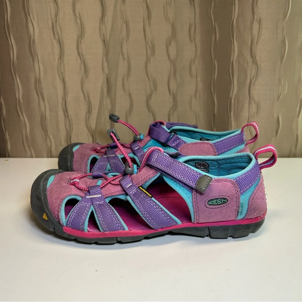 Keen Seacamp II CNX Youth 4 Closed Toe Toggle Lace Purple Pink Teal 1014477